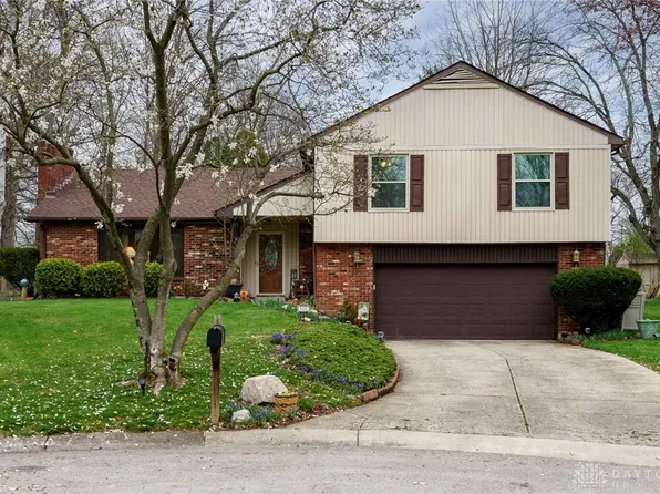 8200 Elmway Dr, Dayton, OH 45415