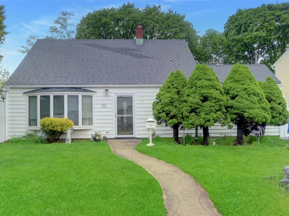 33 Cliff Lane, Levittown, NY 11756