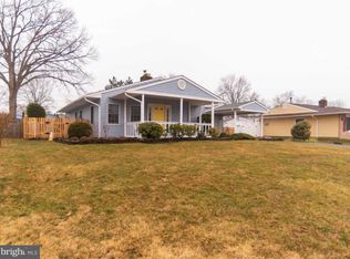 62 Thaliabush Ln, Levittown, PA 19054