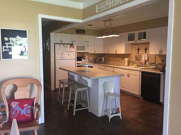 4th image of 427 McGuire Cir