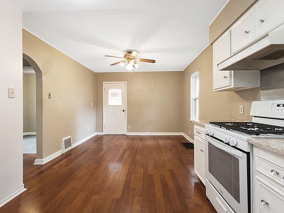 4th image of 7618 Borodell St