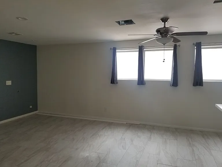 1276 Aurora Dr — Photo 10