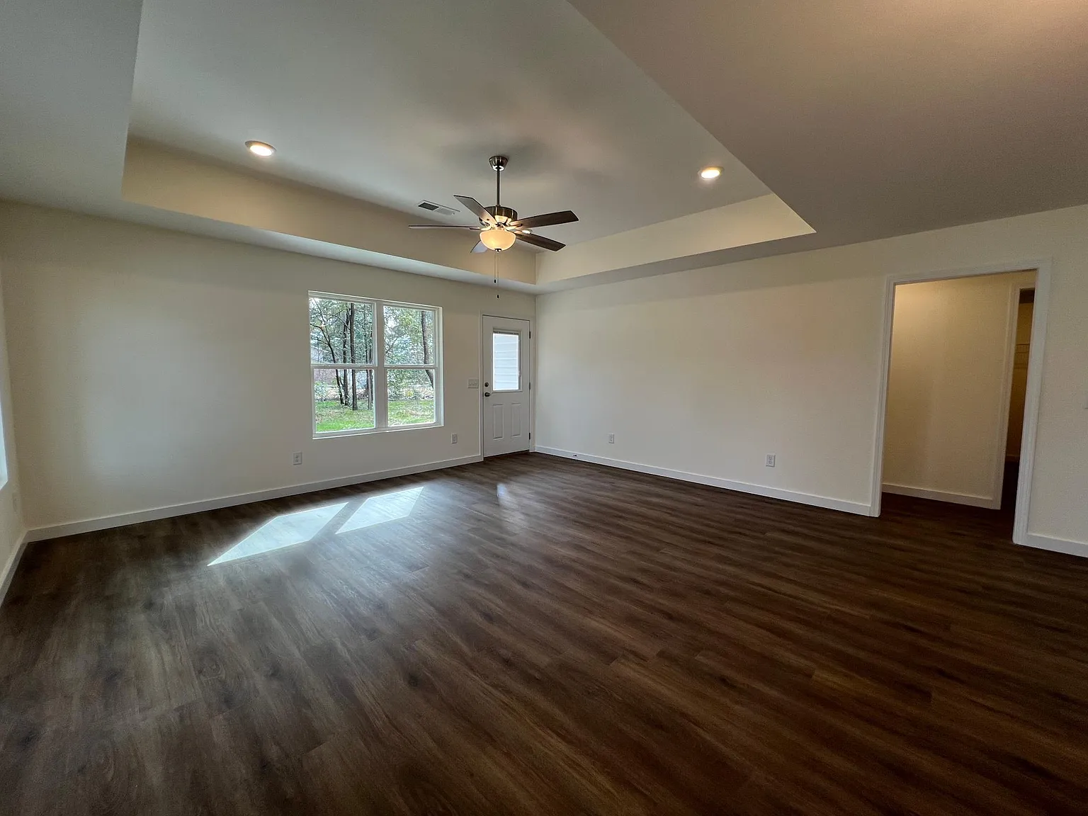 103 Alice Dr — Photo 2
