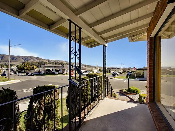 5th image of 701 Serra Dr