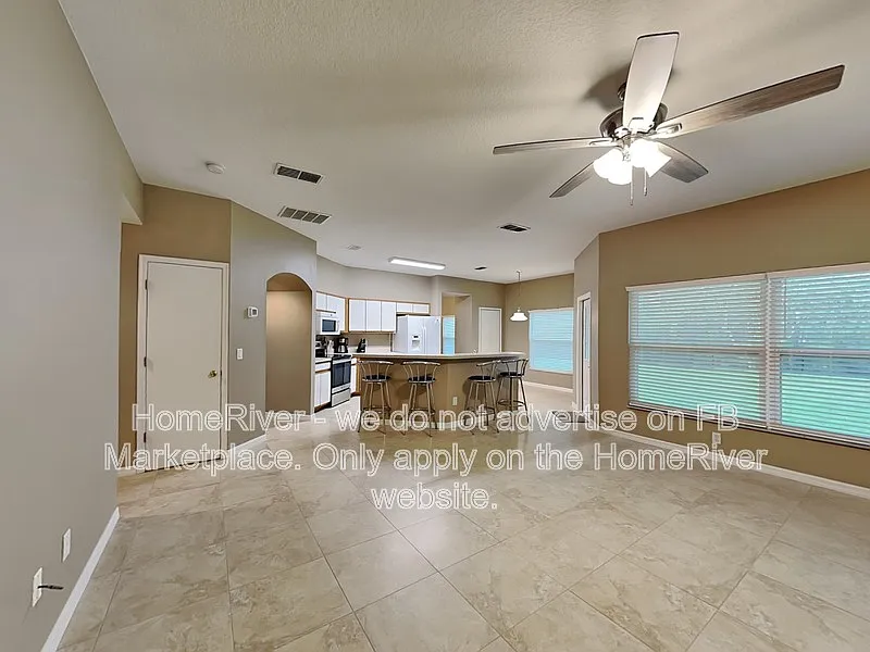 4 bed, 3.0 bath, 2618 sqft, $2,900 — Photo 4