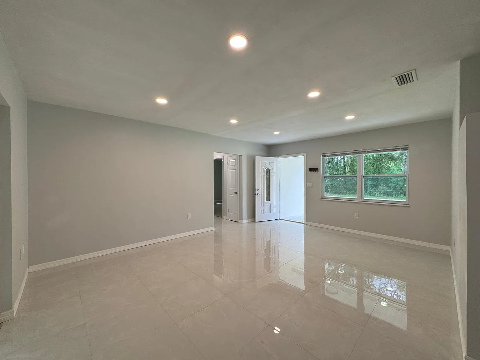 2 bed, 946 sqft, $1,540 — Photo 3