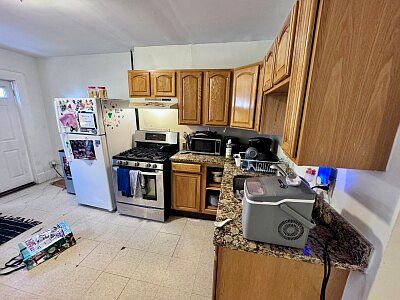 4th image of 116 Brook St APT 1