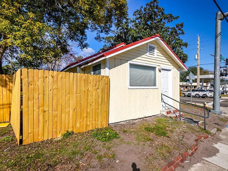 541 New Berlin Rd — Photo 24