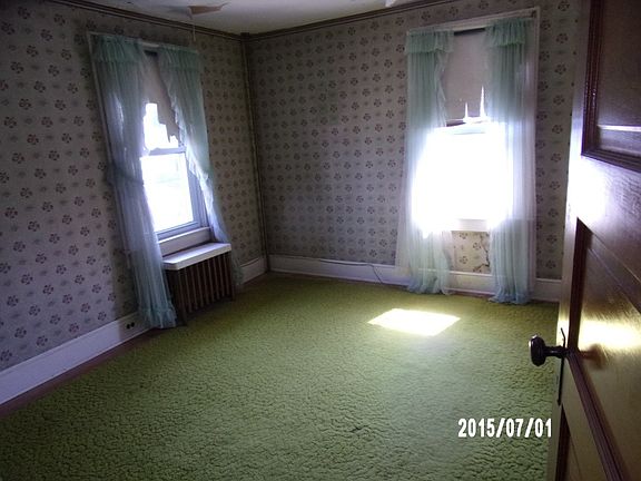 4th image of 309 W Franklin St