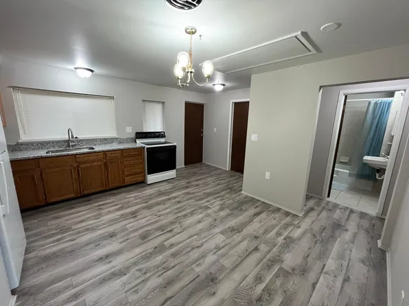 308 N Rochester Rd APT 17, Clawson, MI 48017