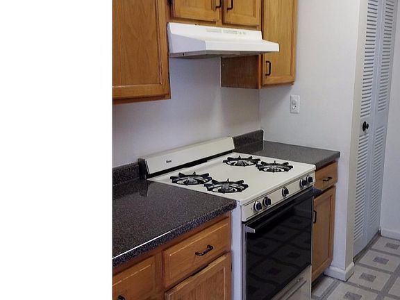 2nd image of 10103 Northeast Blvd Unit 7