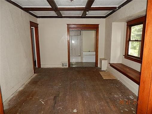 4th image of 3429 Montgall Ave