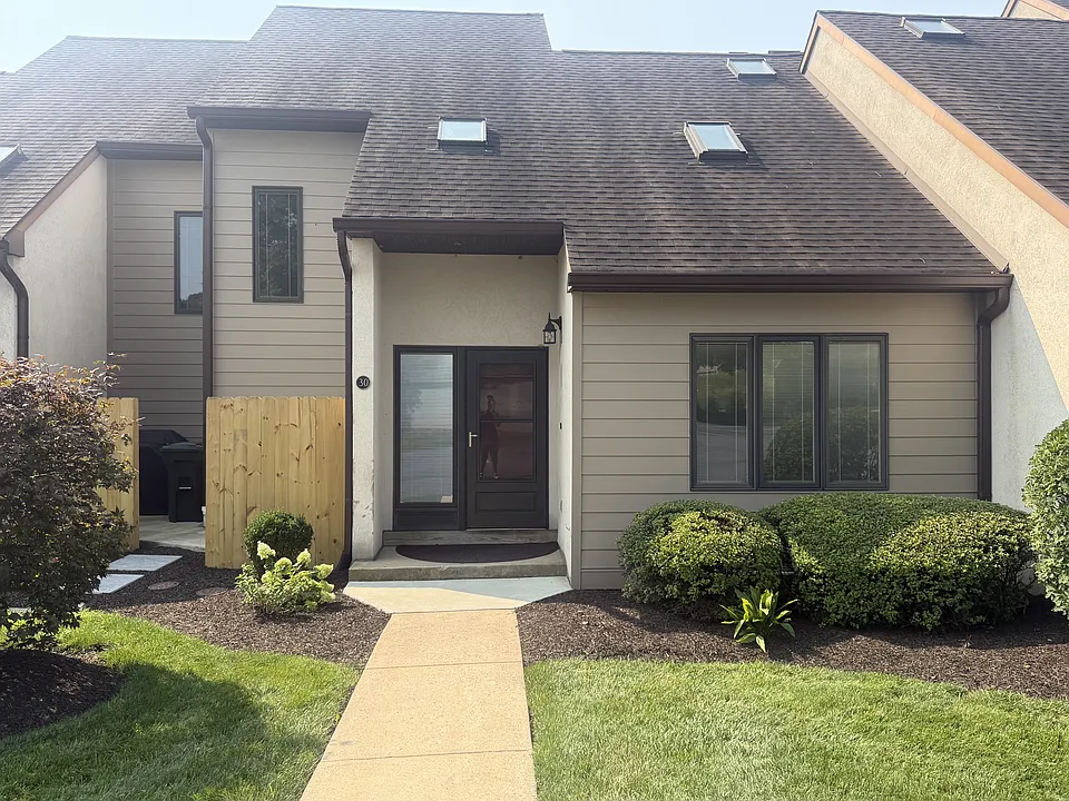30 Hawk Valley Ln #1