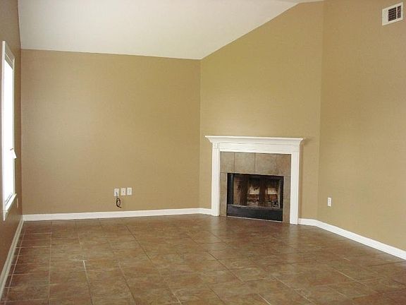 2nd image of 124 Earline Dr