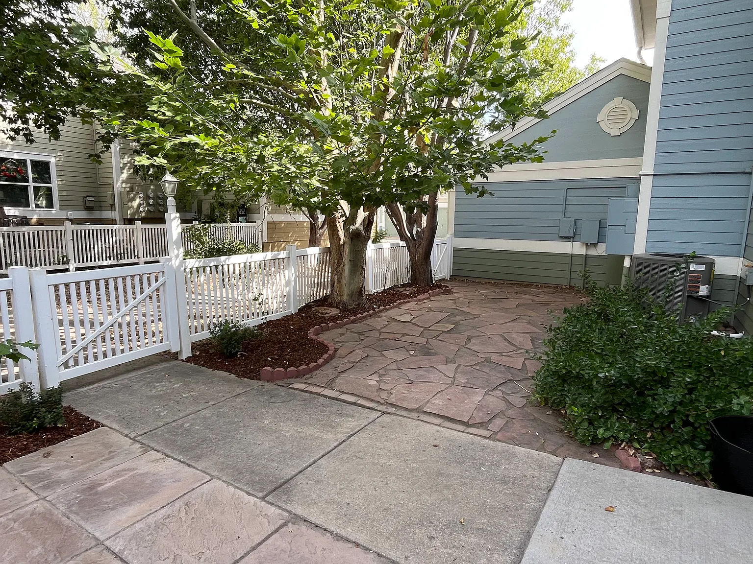 2 bed, 1069 sqft, $1,995 — Photo 2
