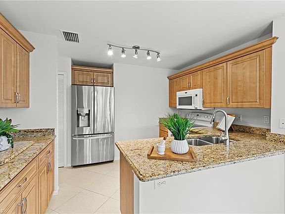 2nd image of 8291 Grand Palm DR #2