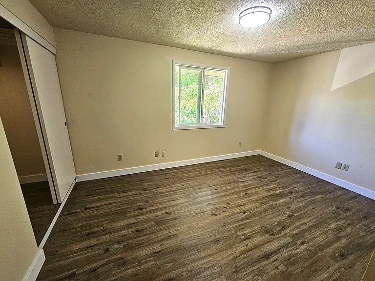 4343 Grant St — Photo 10