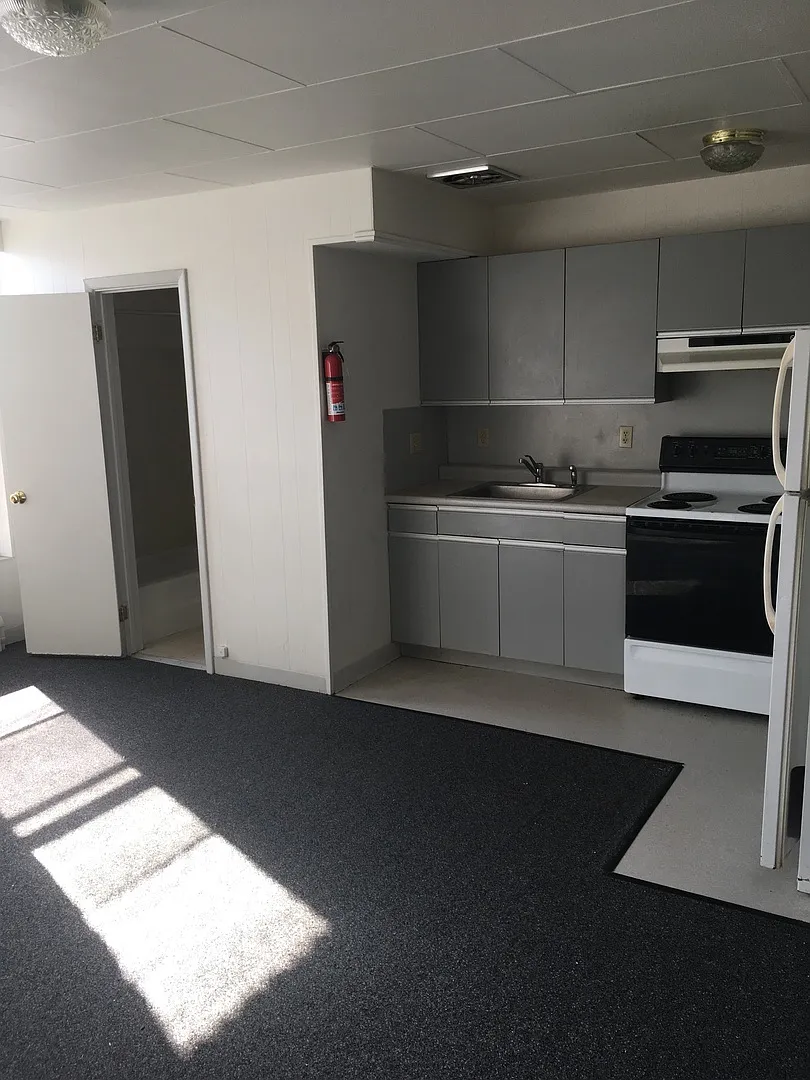 54 Main — Photo 3