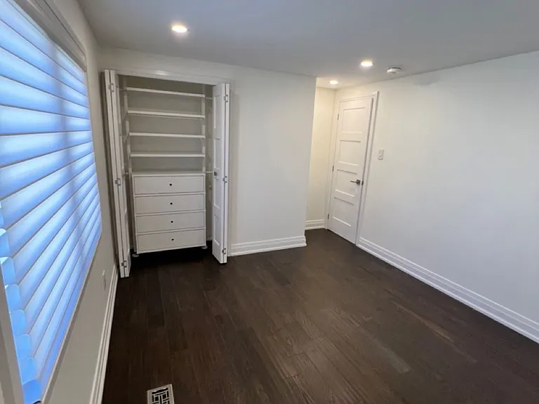 55 Creekwood Dr #UPPER — Photo 8