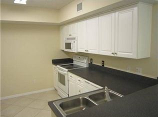 9610 NW 3rd St, Pembroke Pines, FL 33024