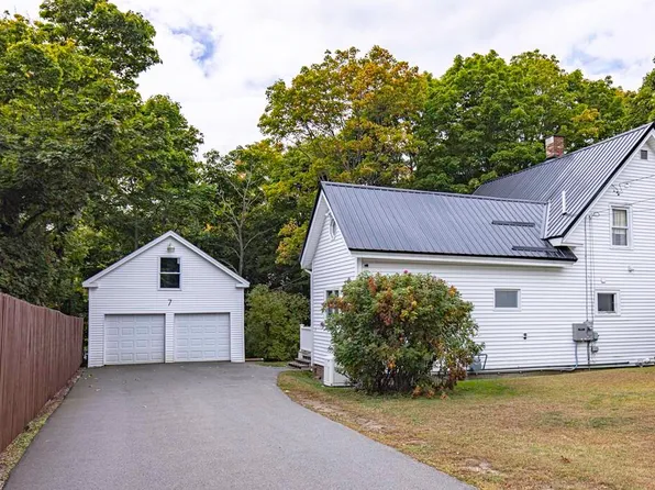 7 Holyoke Street, Brewer, ME 04412