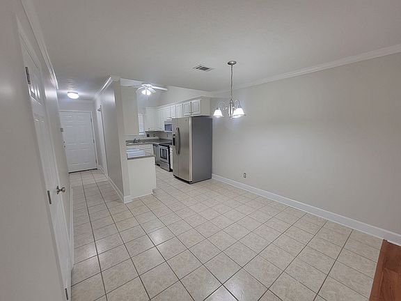 4th image of 392 Bowen Fls