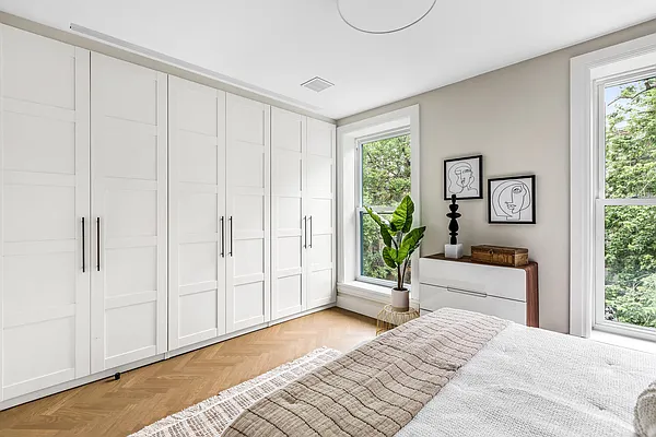 Rented by Compass | media 24