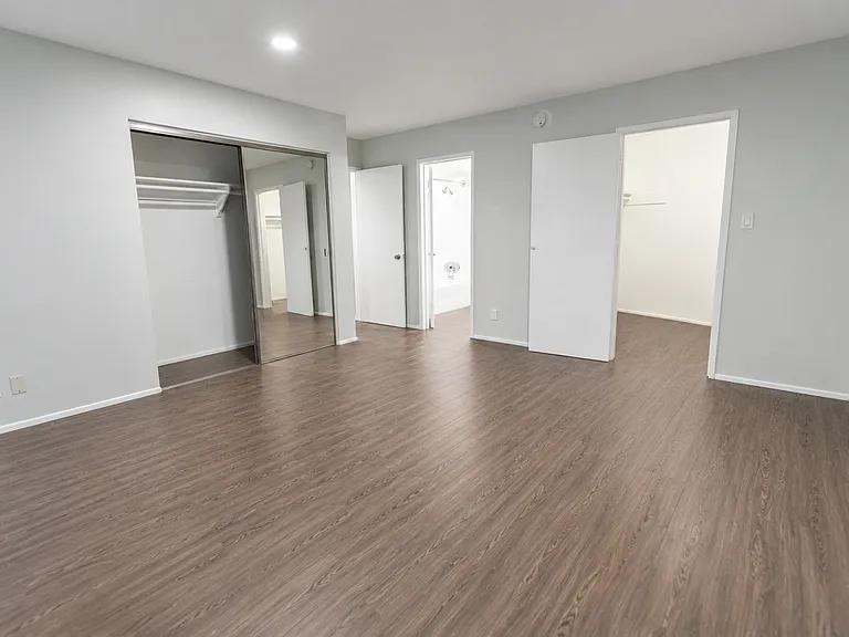 8375 Fountain Ave — Photo 21