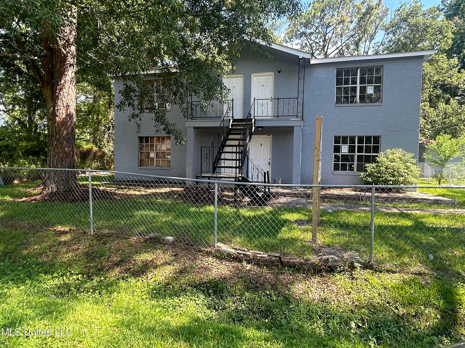 1 bed, 1.0 bath, 2025 sqft, $750 — Photo 1