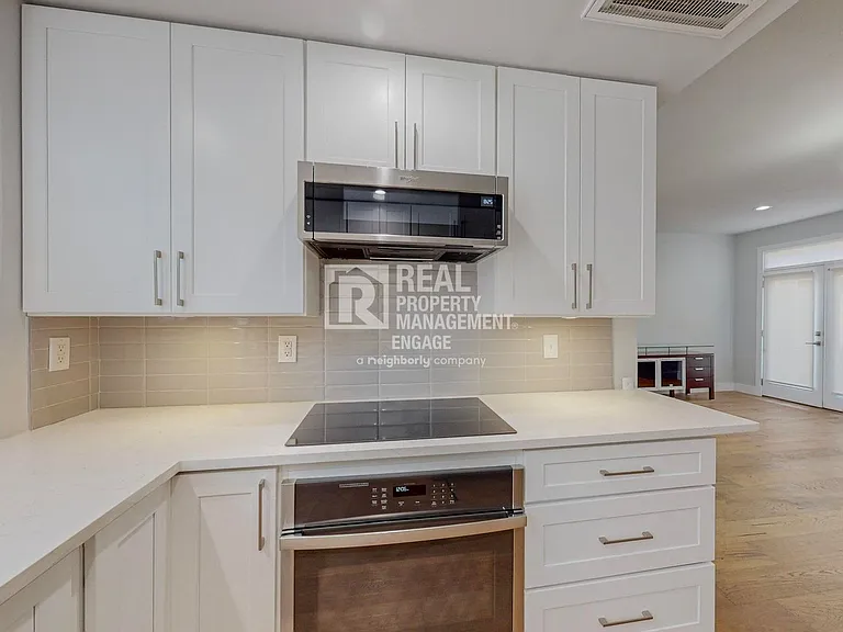 4307 Gilbert Ave #306 — Photo 12