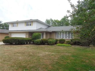 234 W Maplemere Rd, Williamsville, NY 14221