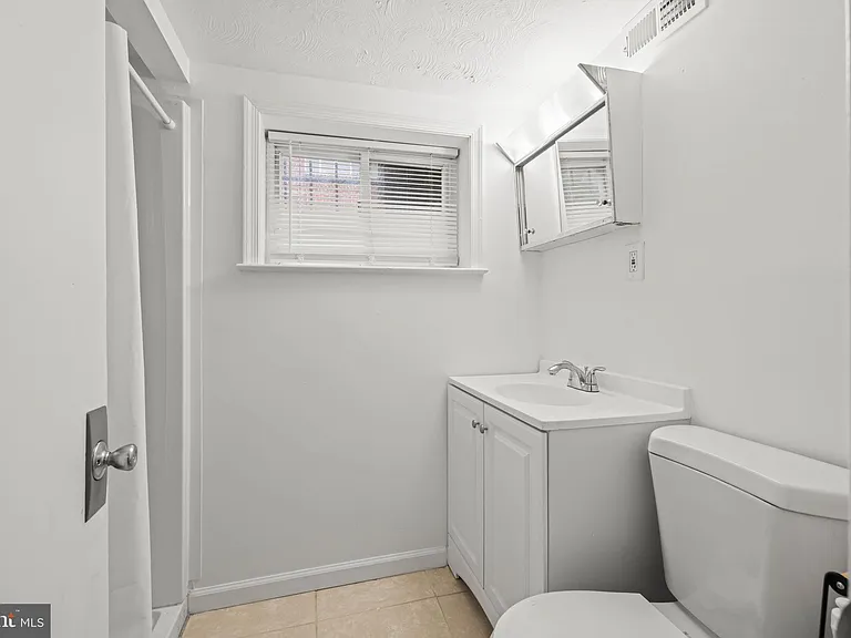 139 Hawaii Ave NE — Photo 19
