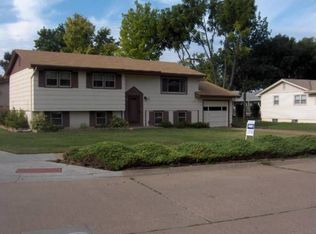 114 E Parkway Ave, Salina, KS 67401