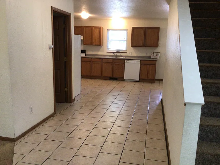 811 S Main St #A — Photo 5