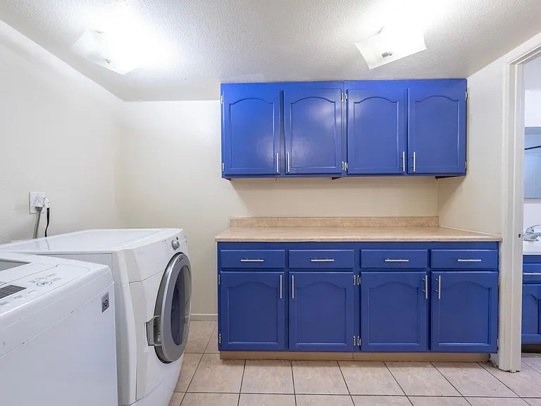 5231 Huntington Dr N #3 — Photo 3