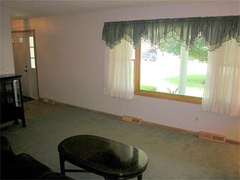 4th image of 1091 Ashwood Dr