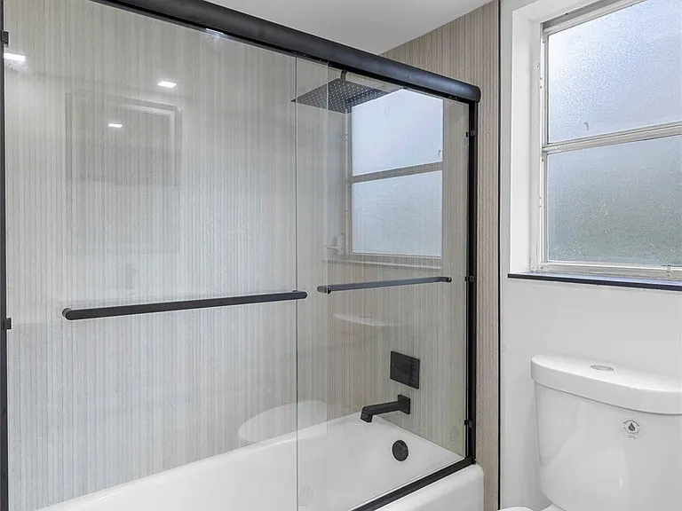 2800 N Palm Aire Dr #310 — Photo 9