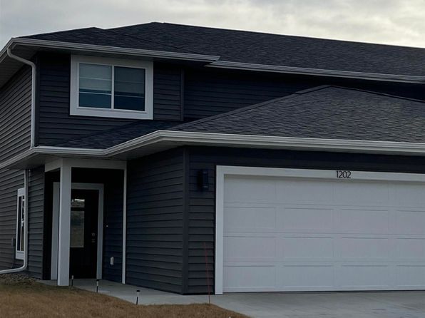 1202 Prairieview Dr SW