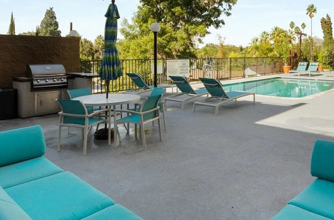 Amanda Regency Apartments — Photo 4