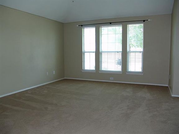 5th image of 1016 Canyon Lake Dr