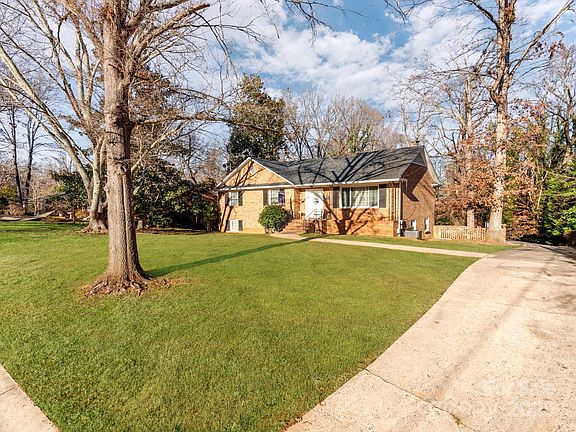 2nd image of 7527 Gayle Ave