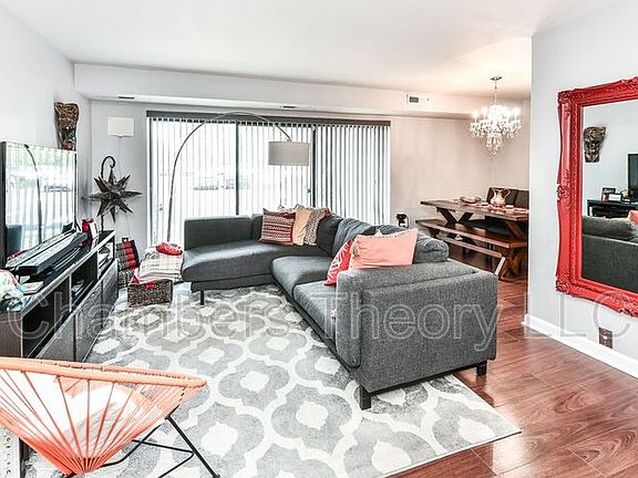 3rd image of 6147 Leesburg Pike APT 101