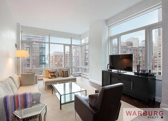 Sold by Warburg | media 6