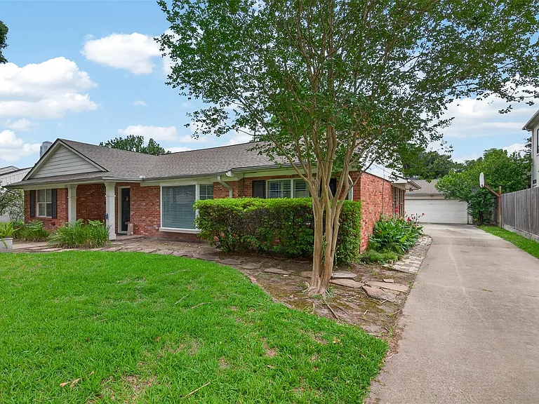 5643 Piping Rock Ln — Photo 3