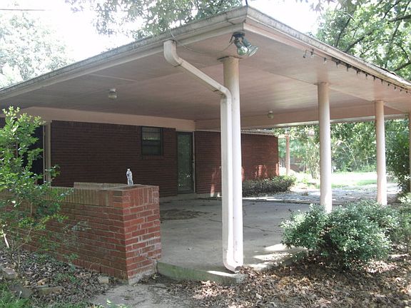3rd image of 2705 University Ave