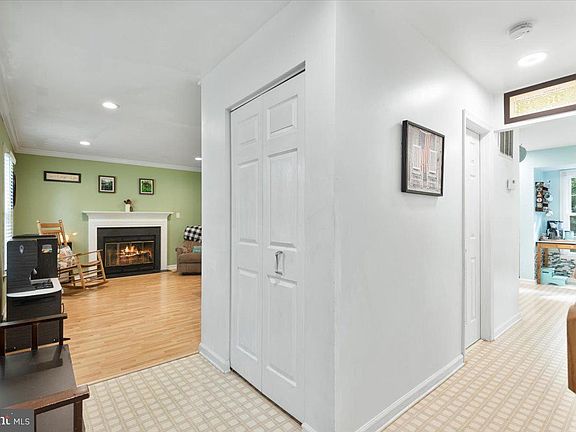 4th image of 69 Briarwood Dr
