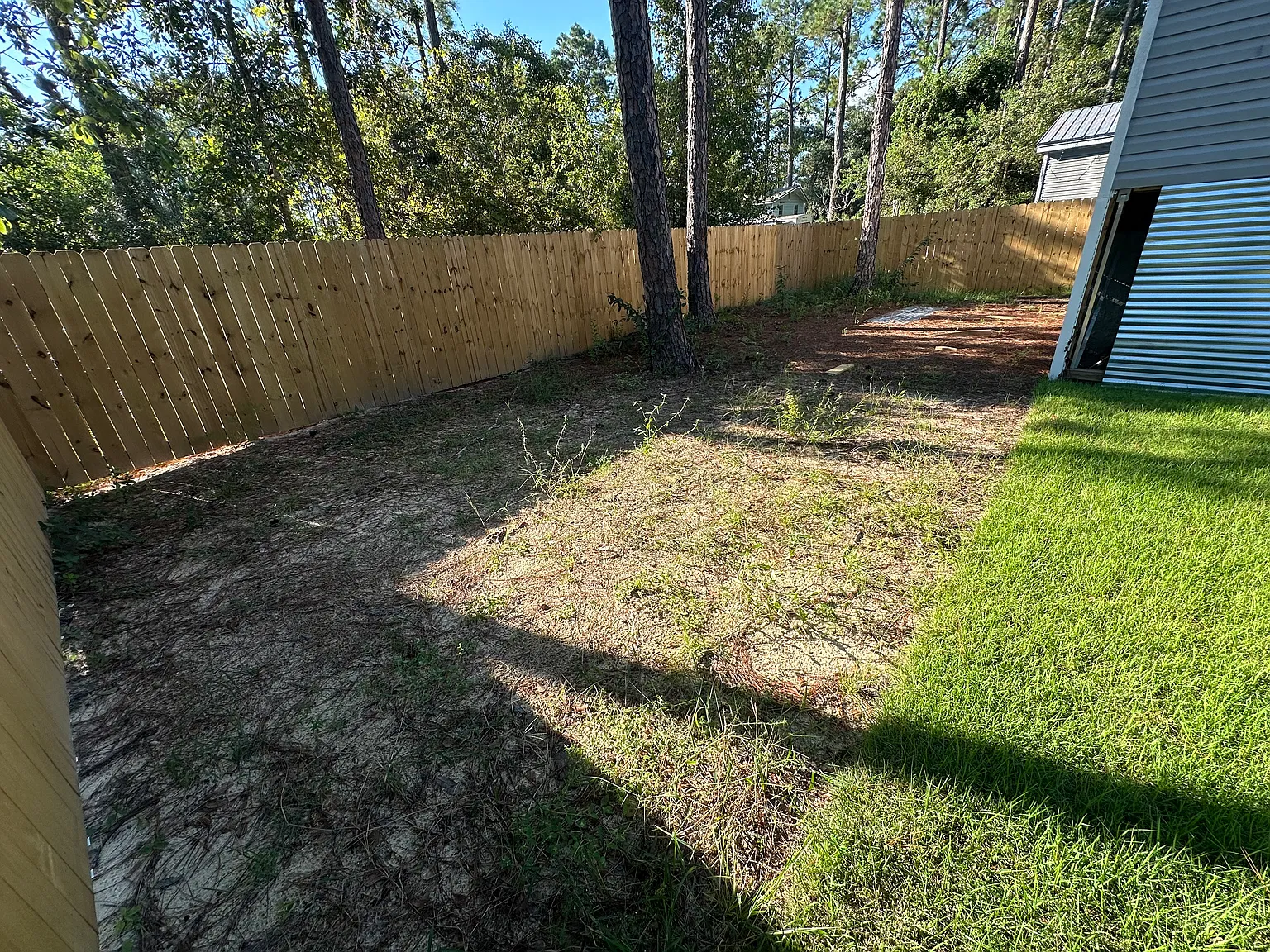 3 bed, 1100 sqft, $2,200 — Photo 3