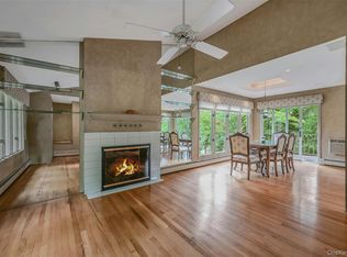 98 Eatons Neck Rd, Northport, NY 11768