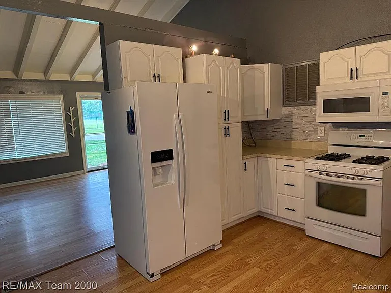 25086 Annapolis St — Photo 4