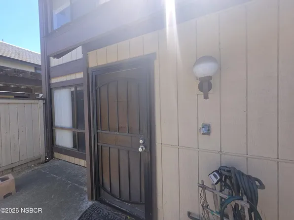 1960 S McClelland St APT 17, Santa Maria, CA 93454